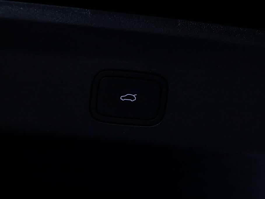 AITO Ask the world M8