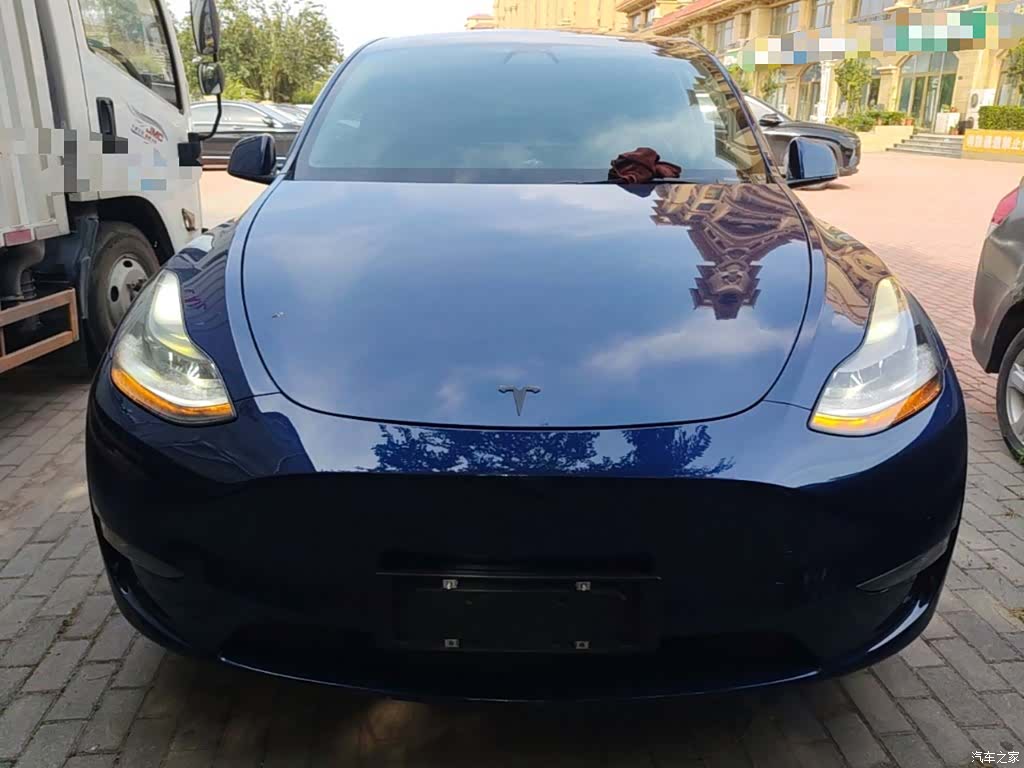 Tesla Model Y, 2021 3