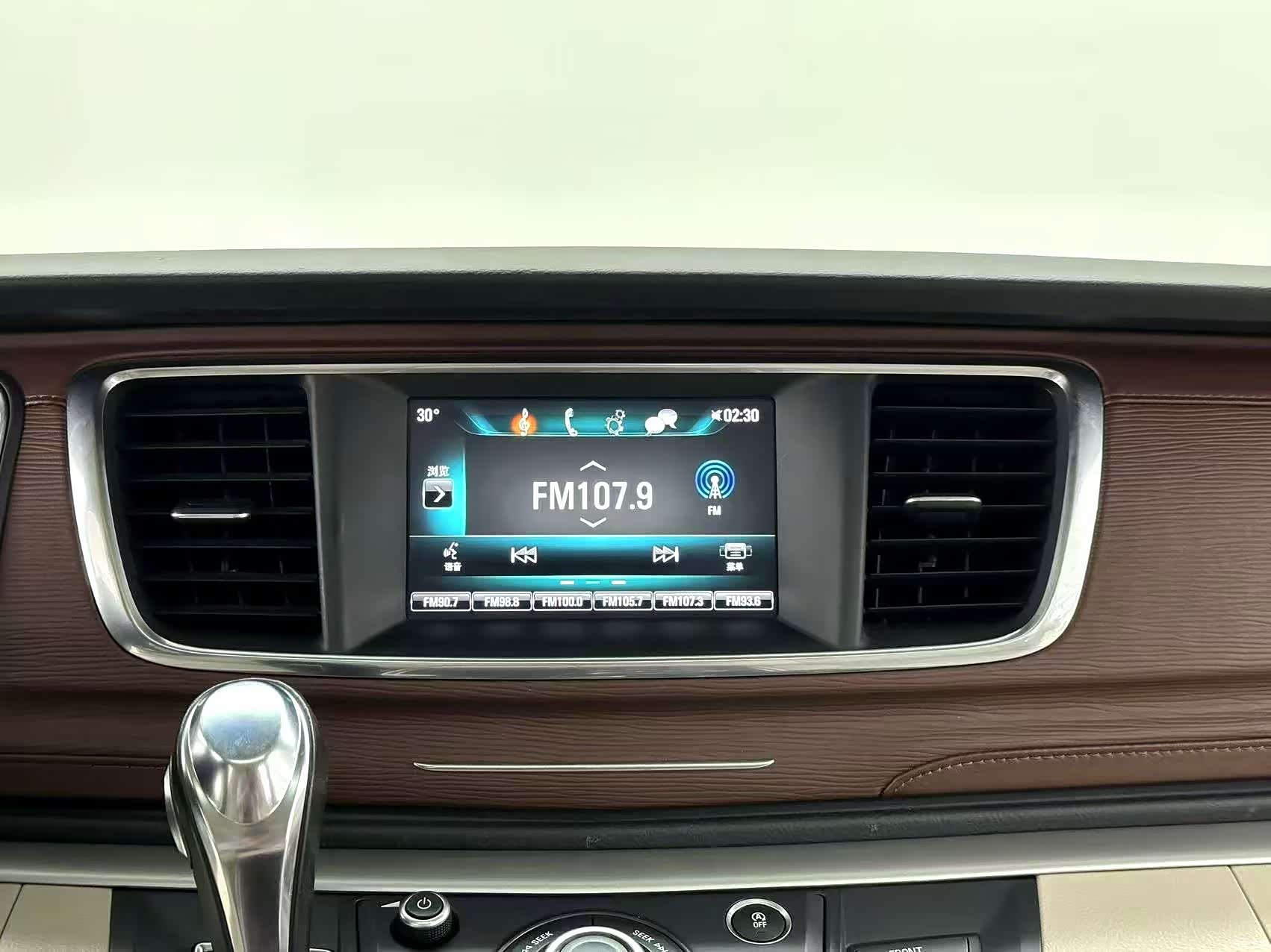 Buick GL8, 2019 13