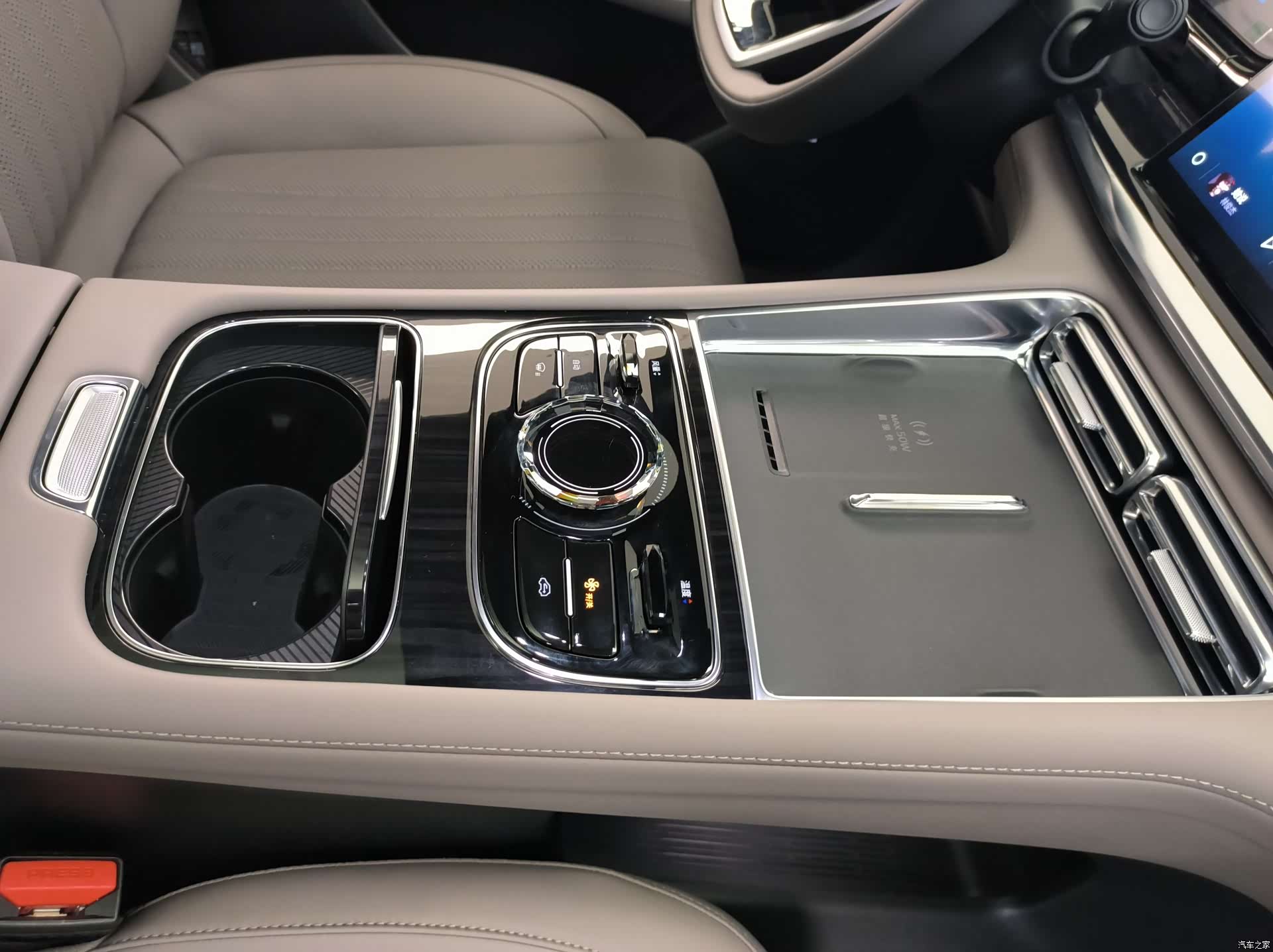 Geely 7, 2026 9