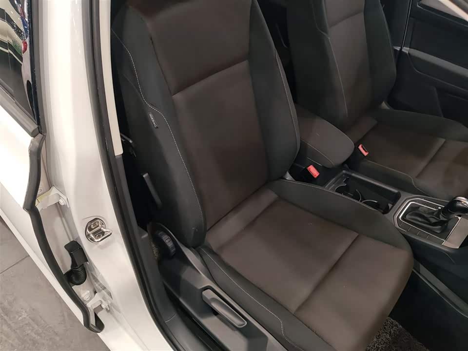 Volkswagen Golf*Jiayu