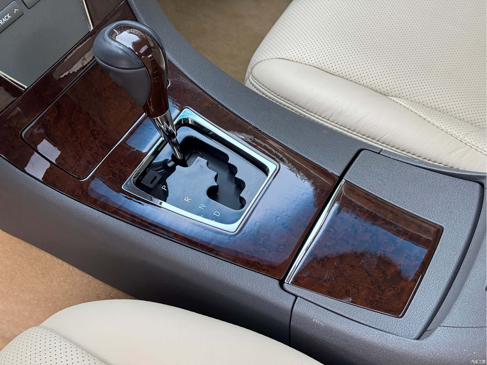 Lexus ES, 2011 15