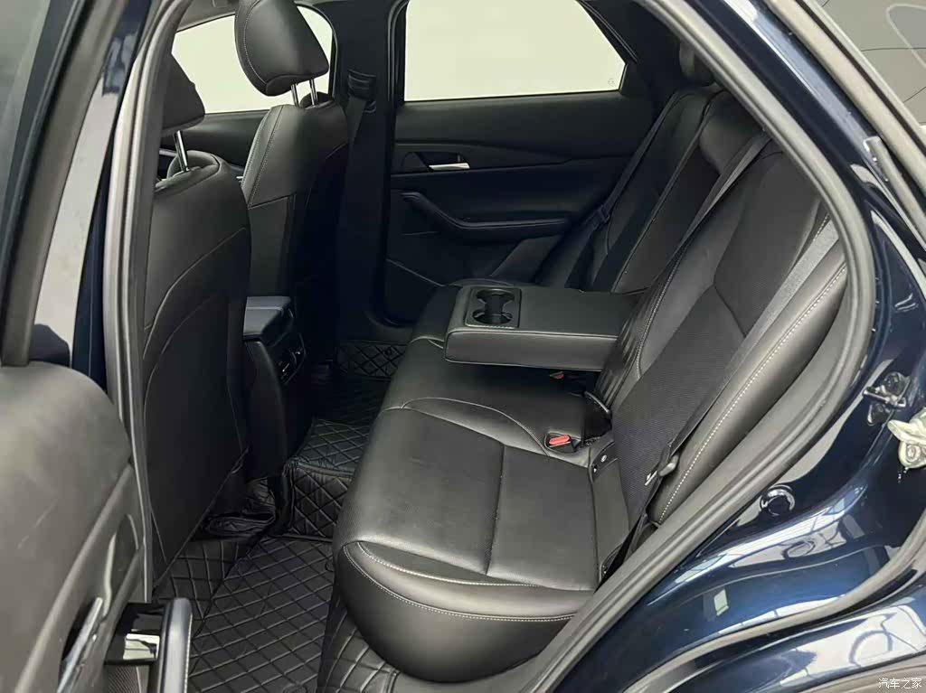 Mazda CX-30, 2022 13