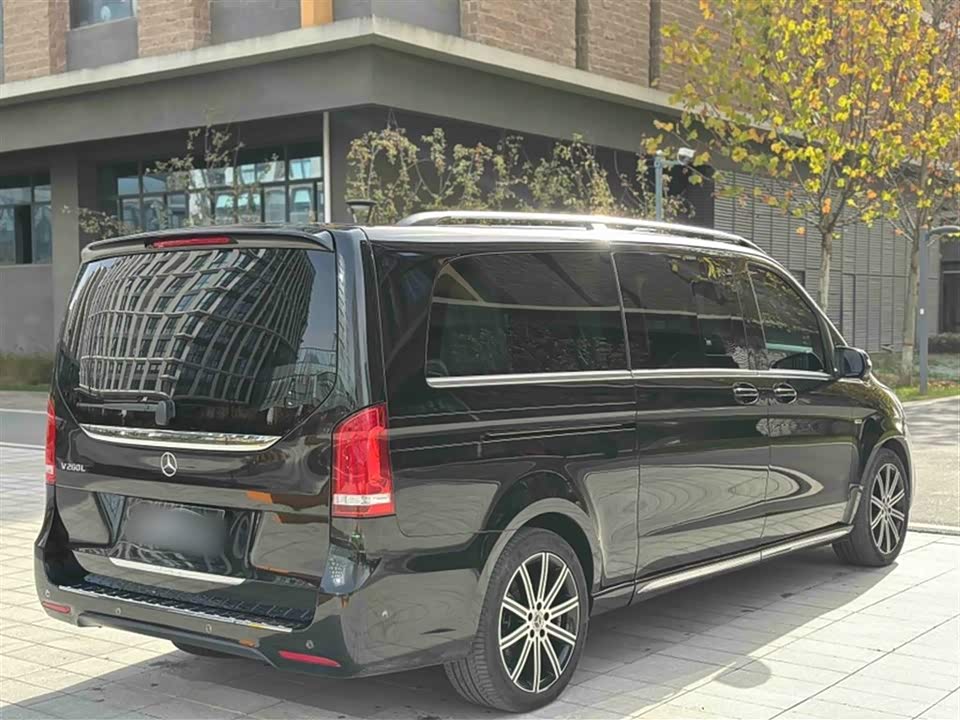 Mercedes-Benz V-class