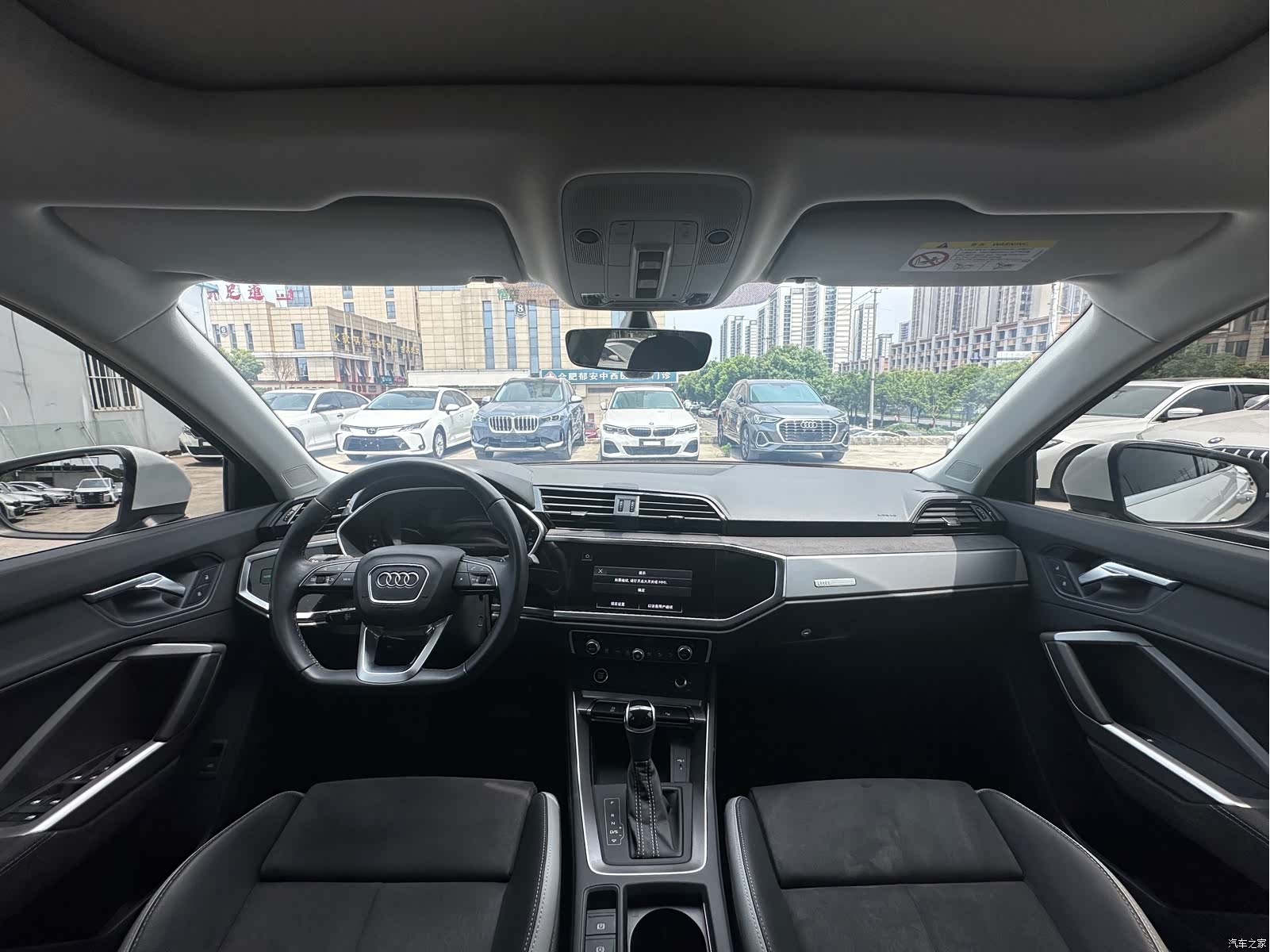 Audi Q3, 2022 все фото