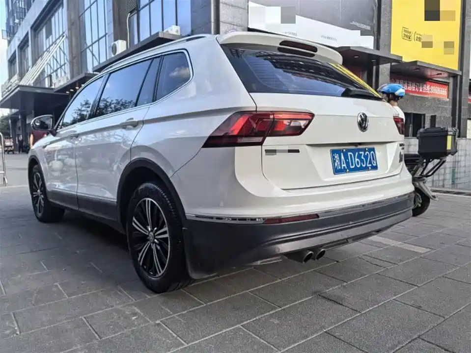 Volkswagen Tiguan L