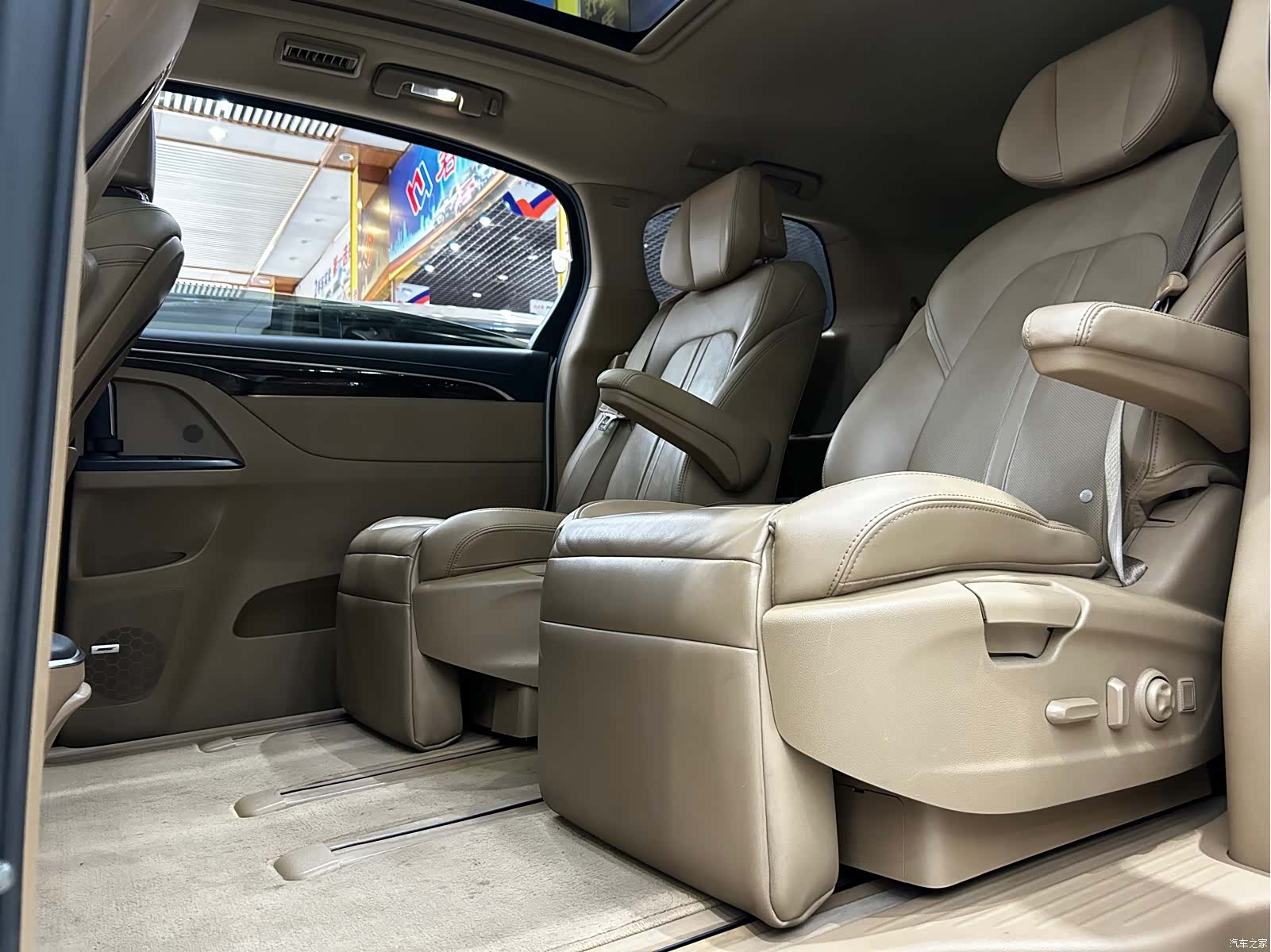 Buick GL8, 2017 8