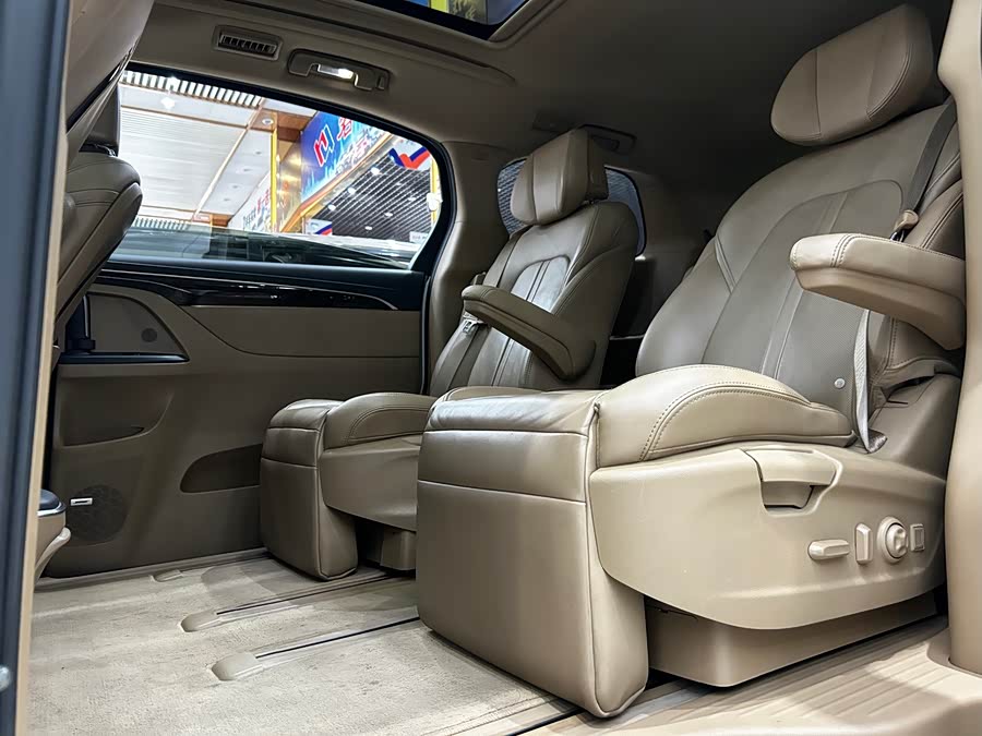 Buick GL8 2017, фото 8
