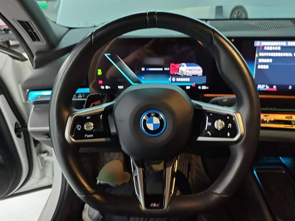 BMW i5