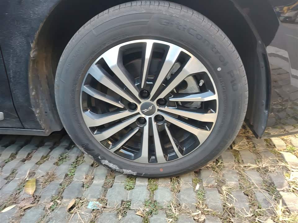 JAC Refine Ruifeng RF8