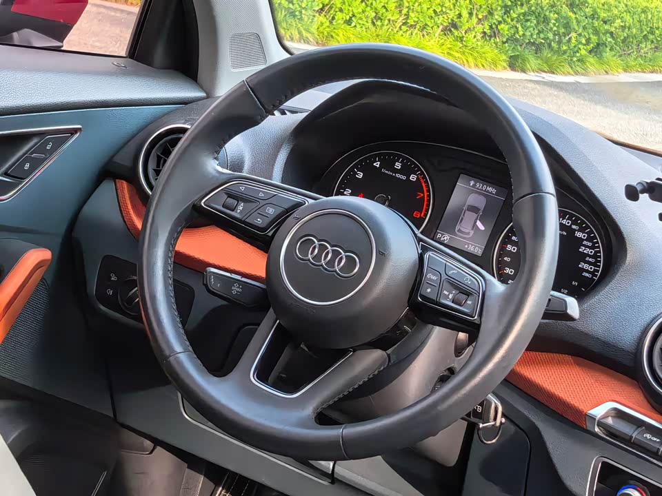 Audi Q2L