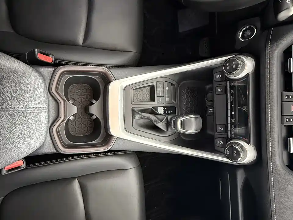 Toyota RAV4 Rongfang