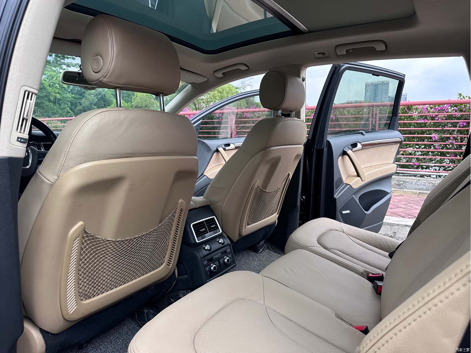 Audi Q7, 2012 9
