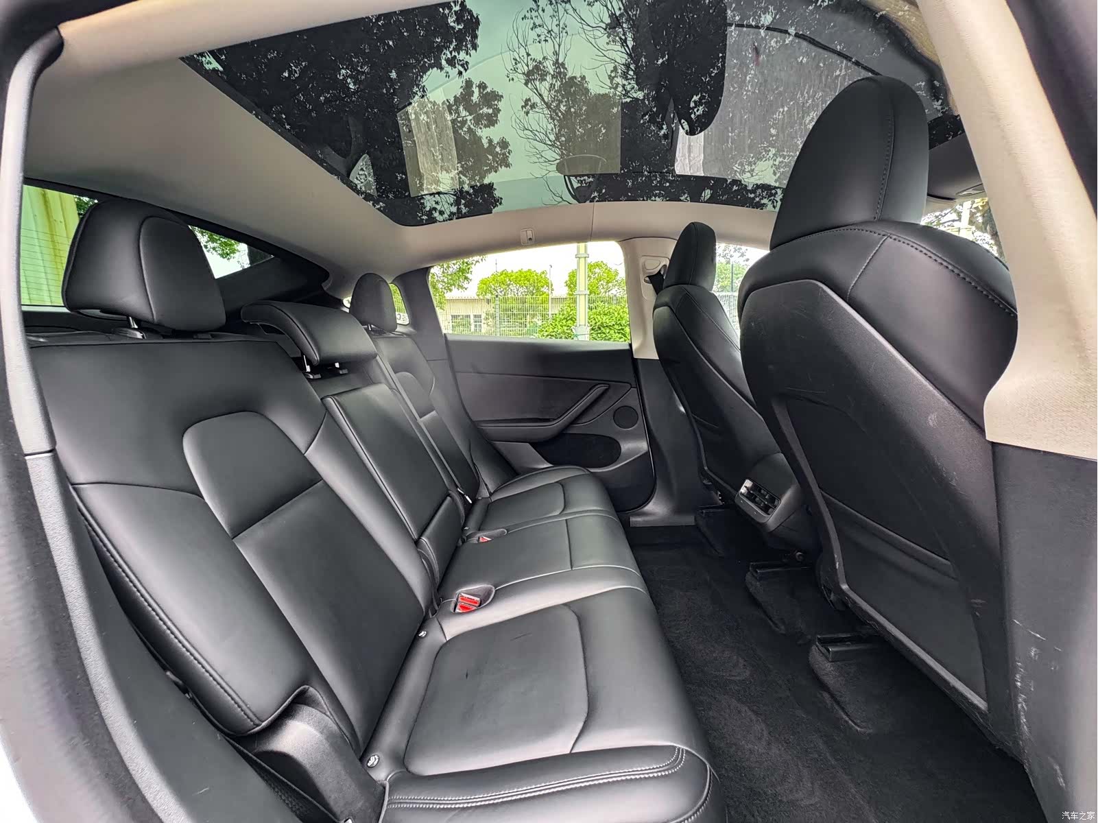 Tesla Model Y, 2023 14