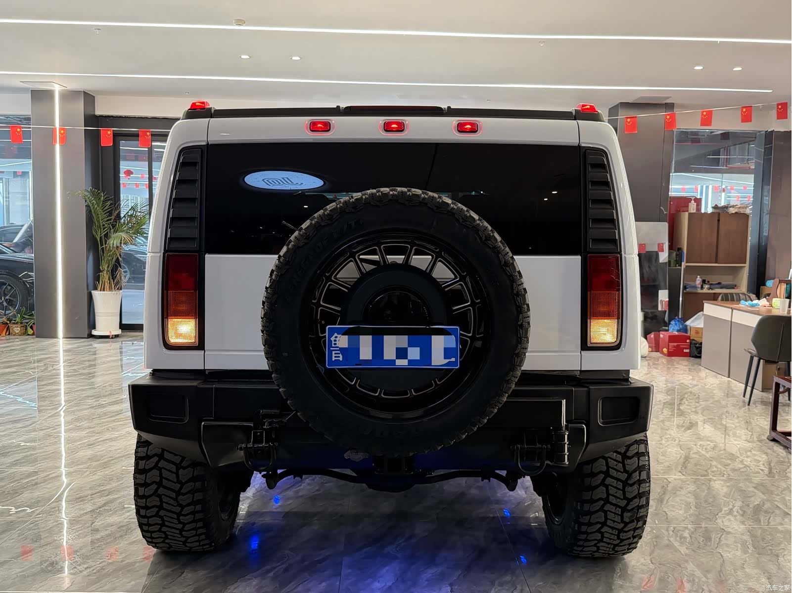 Hummer H2, 2004 8