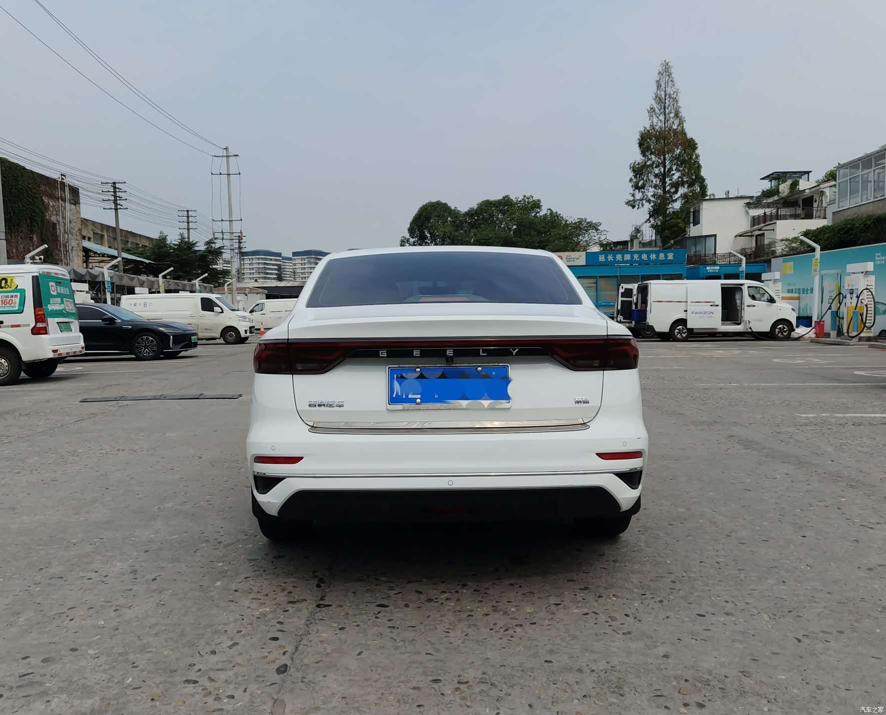 Geely Emgrand, 2022 8