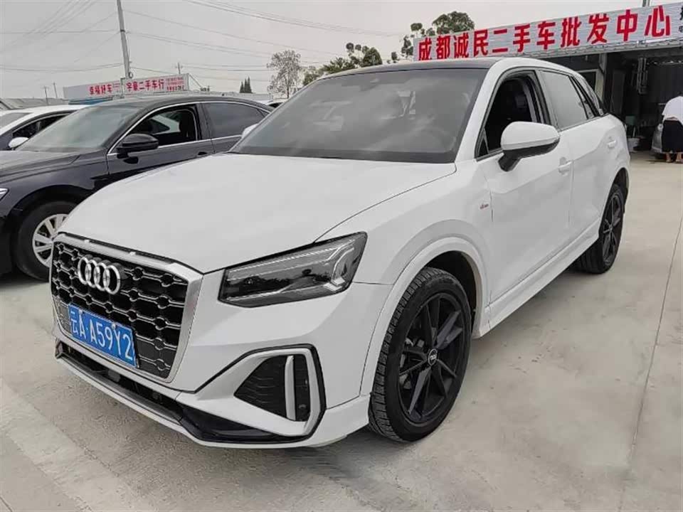 Audi Q2L
