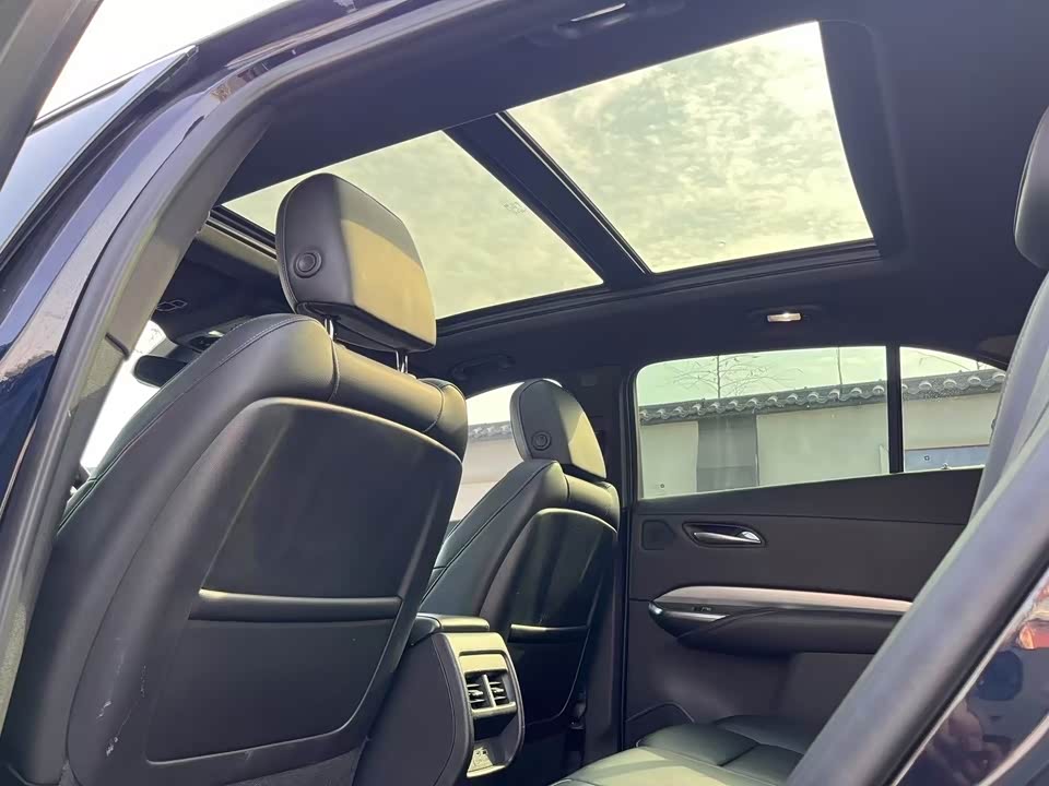 Cadillac XT4