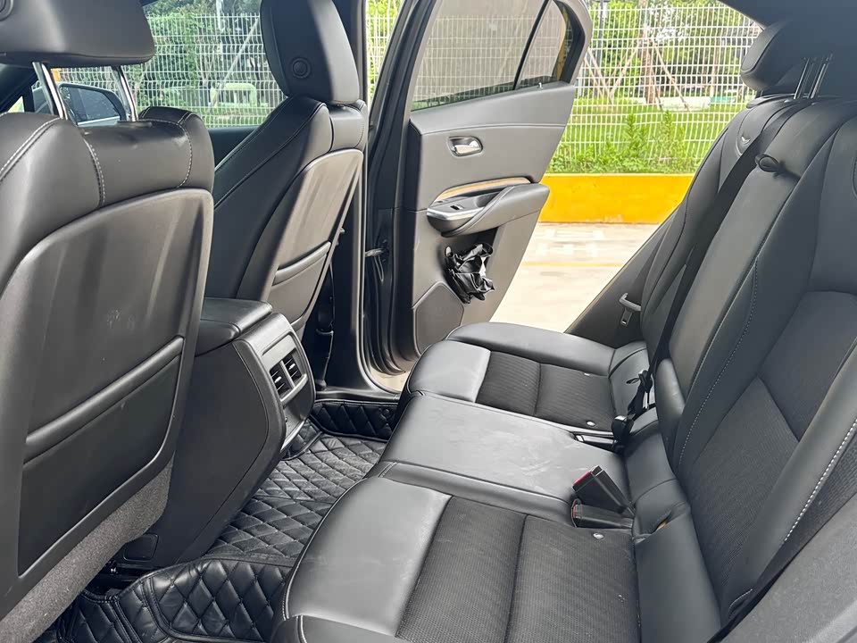 Cadillac XT4