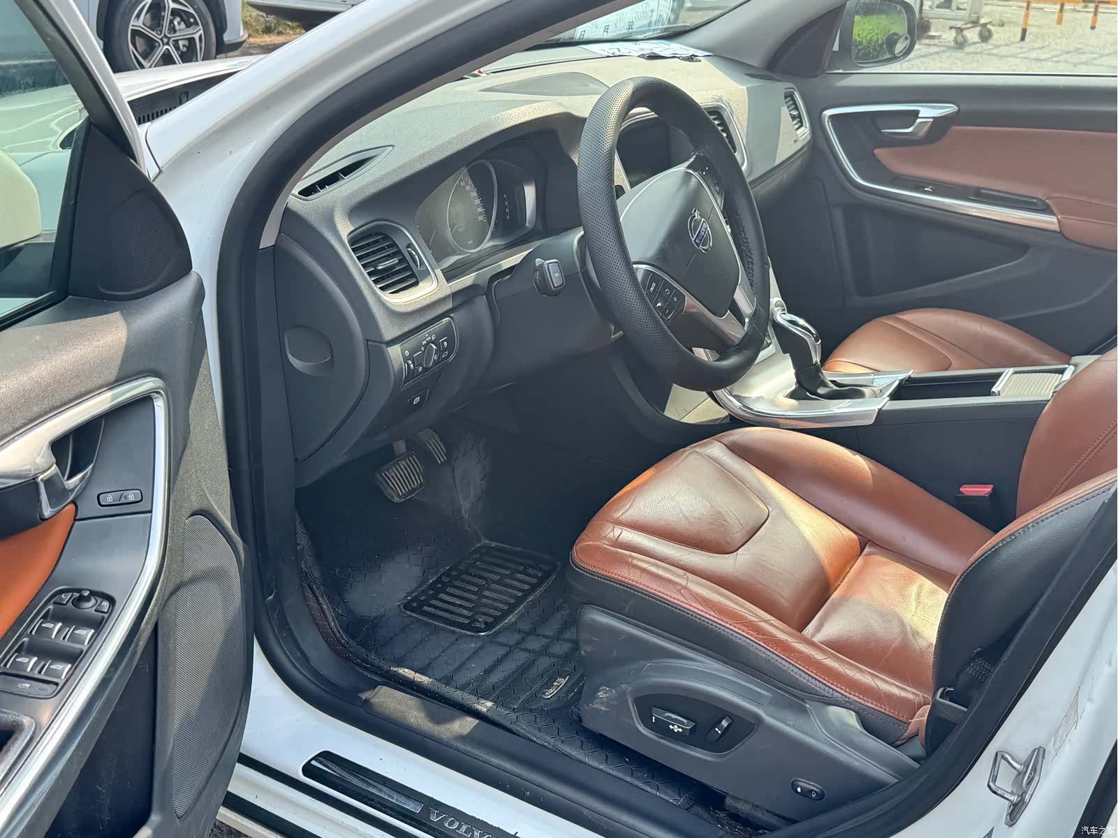 Volvo S60, 2016 все фото