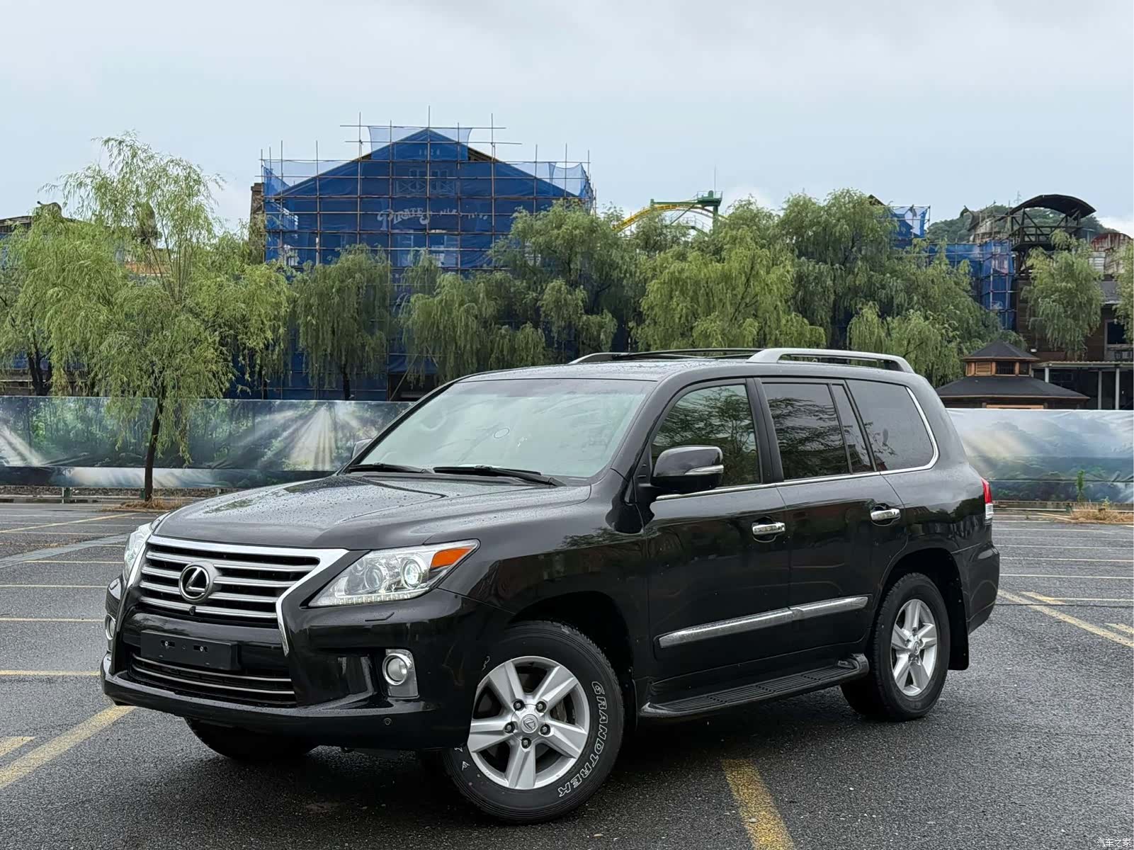 Lexus LX, 2012 1
