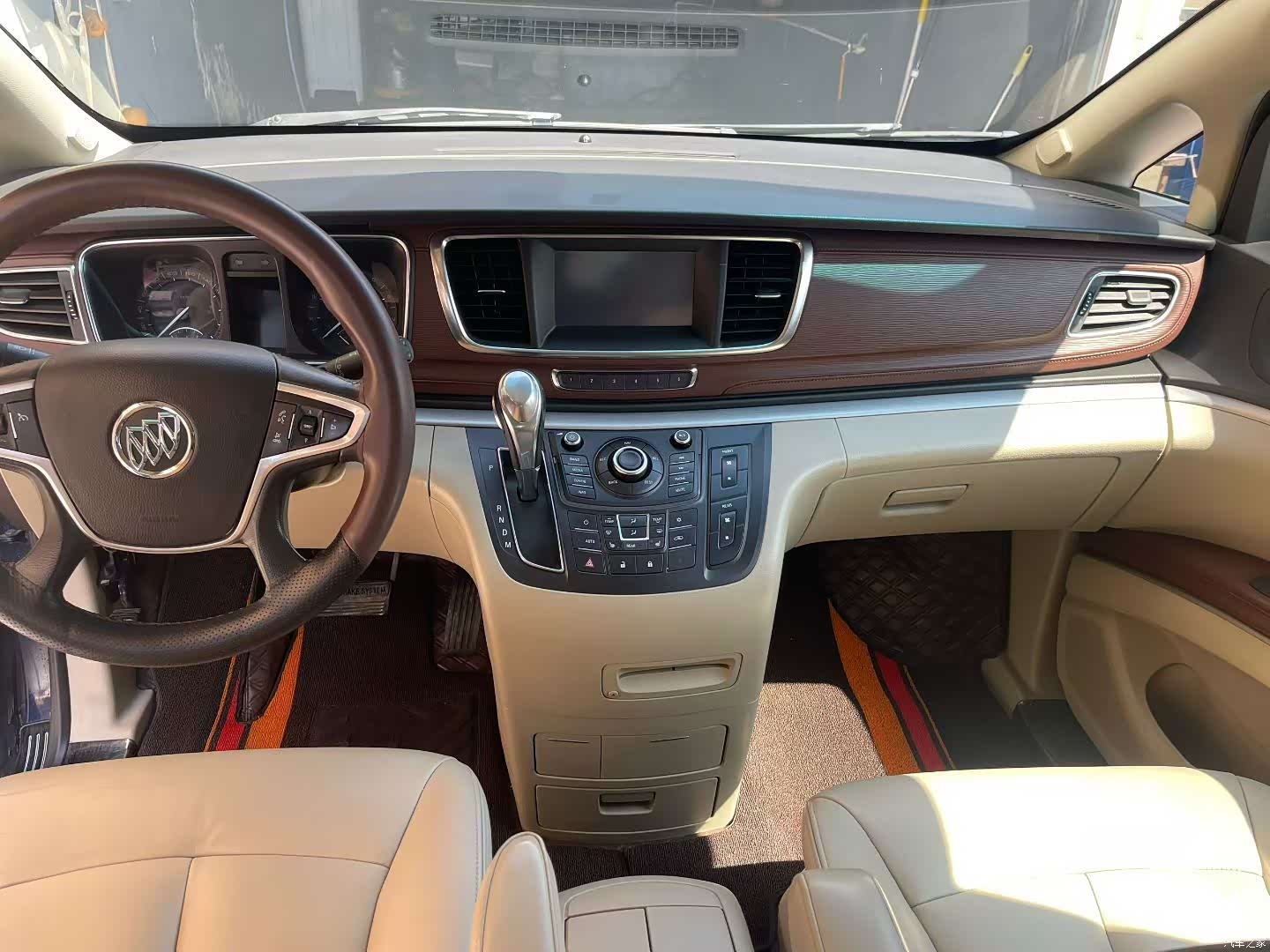 Buick GL8, 2015 6