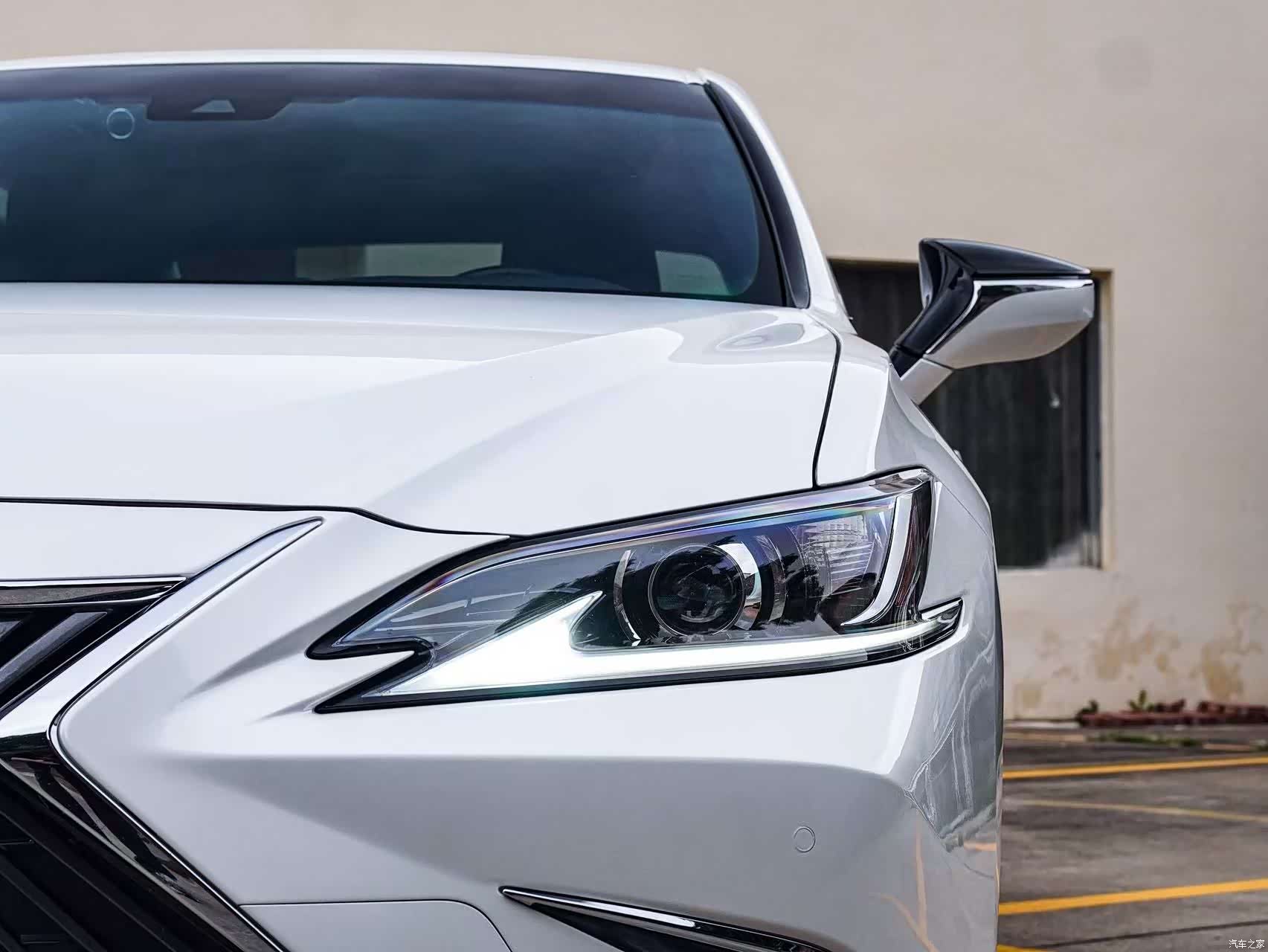 Lexus ES, 2020 4