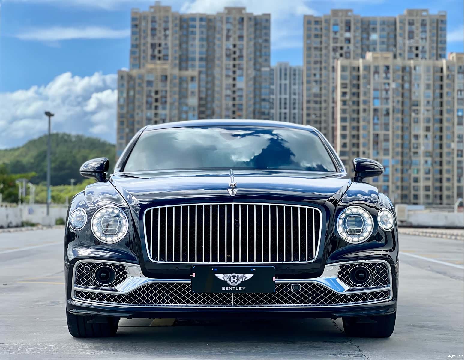 Bentley Flying Spur, 2022 3