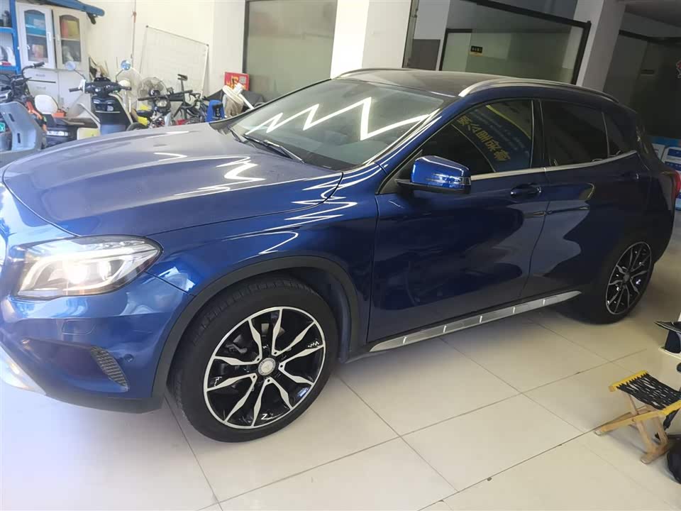 Mercedes-Benz GLA