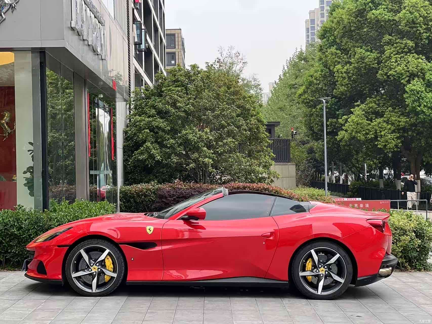 Ferrari Portofino, 2023 21
