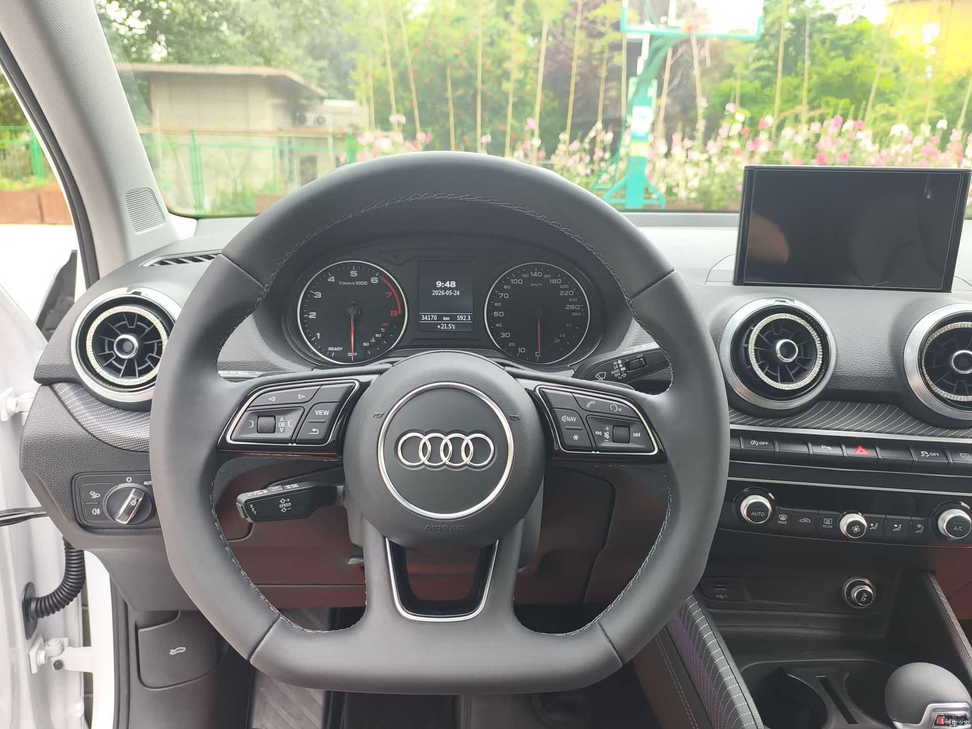 Audi Q2L, 2024 10