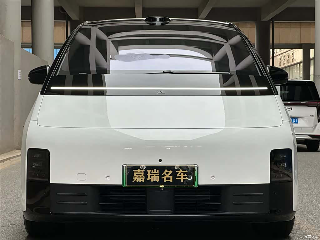 Li Auto MEGA, 2025 2
