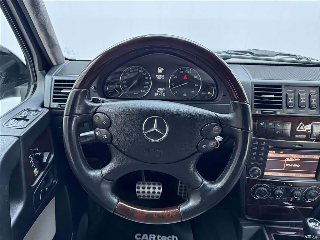 Mercedes-Benz G-Class, 2010 15