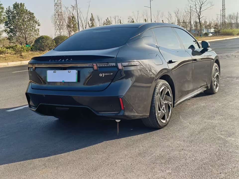 Lynk & Co 07 EM-P
