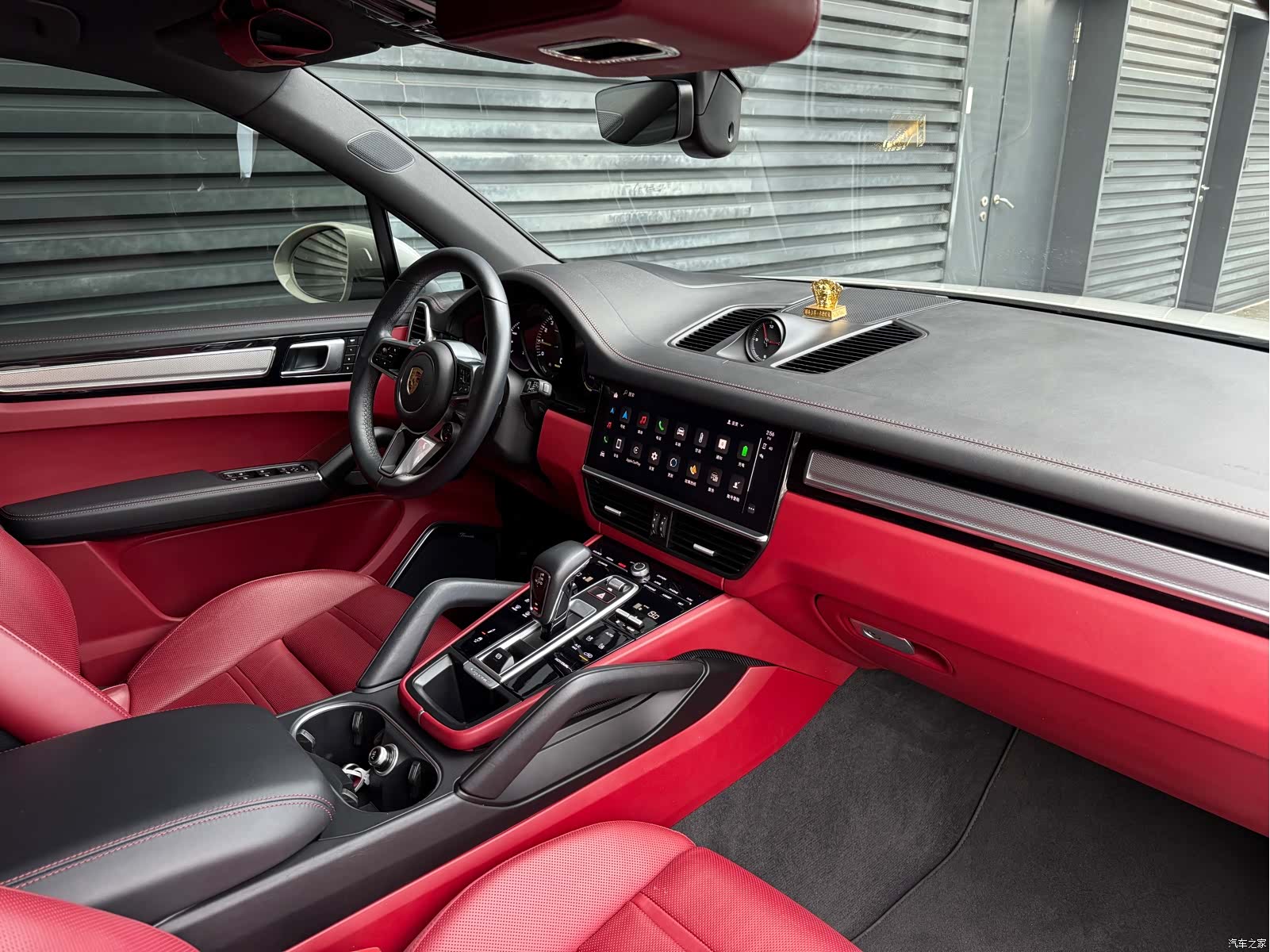 Porsche Cayenne, 2023 11