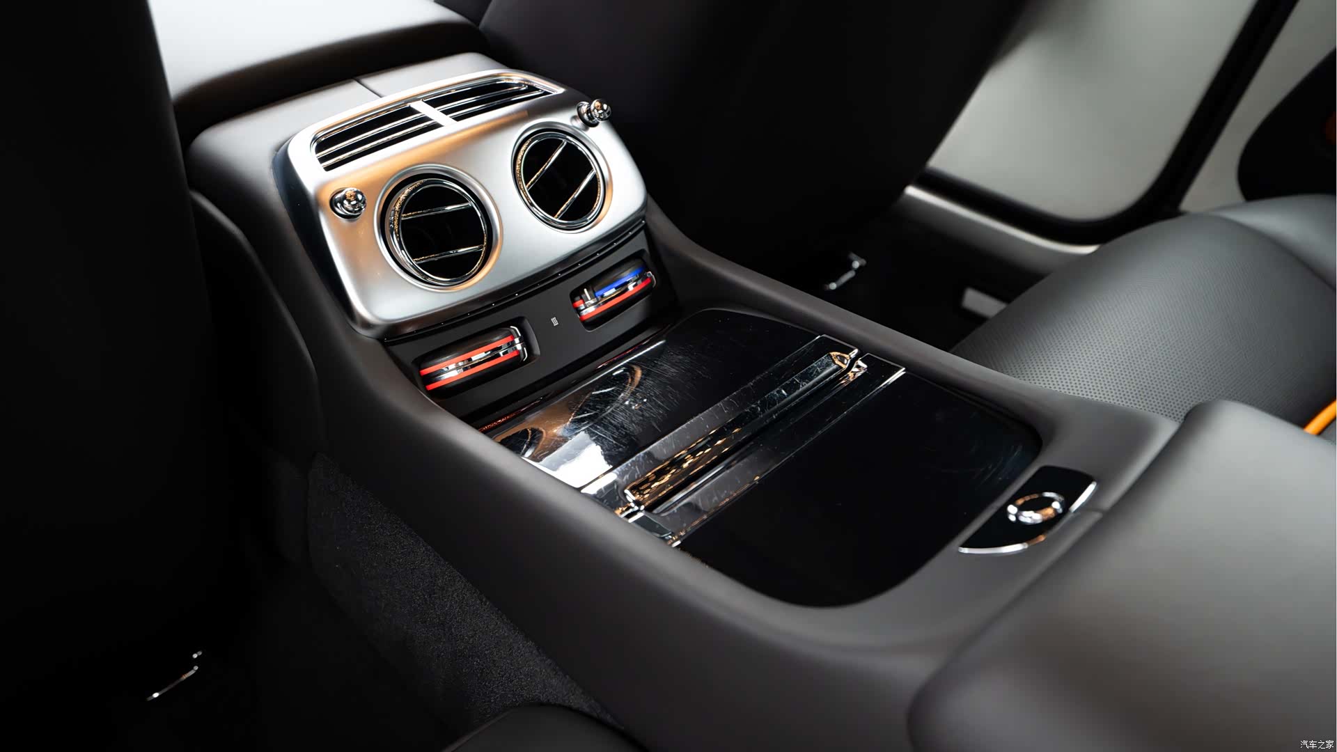 Rolls-Royce Wraith, 2016 13