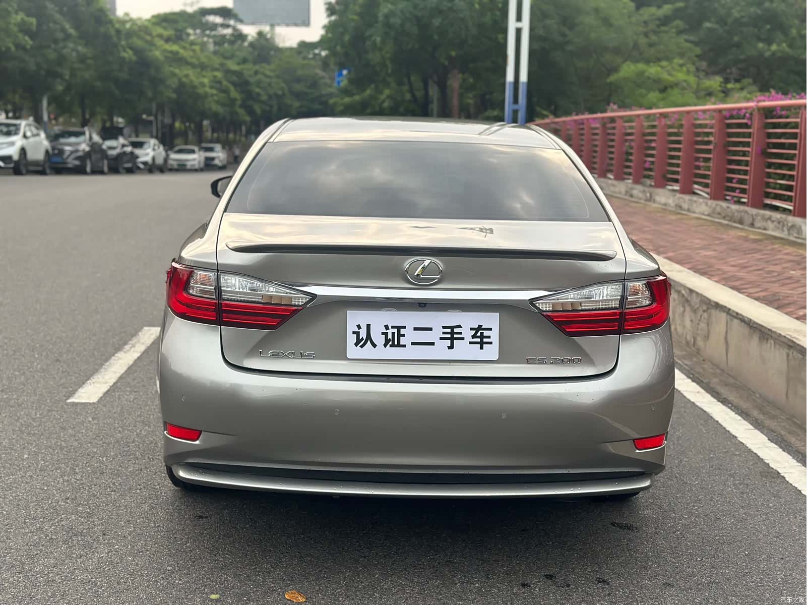 Lexus ES, 2016 7