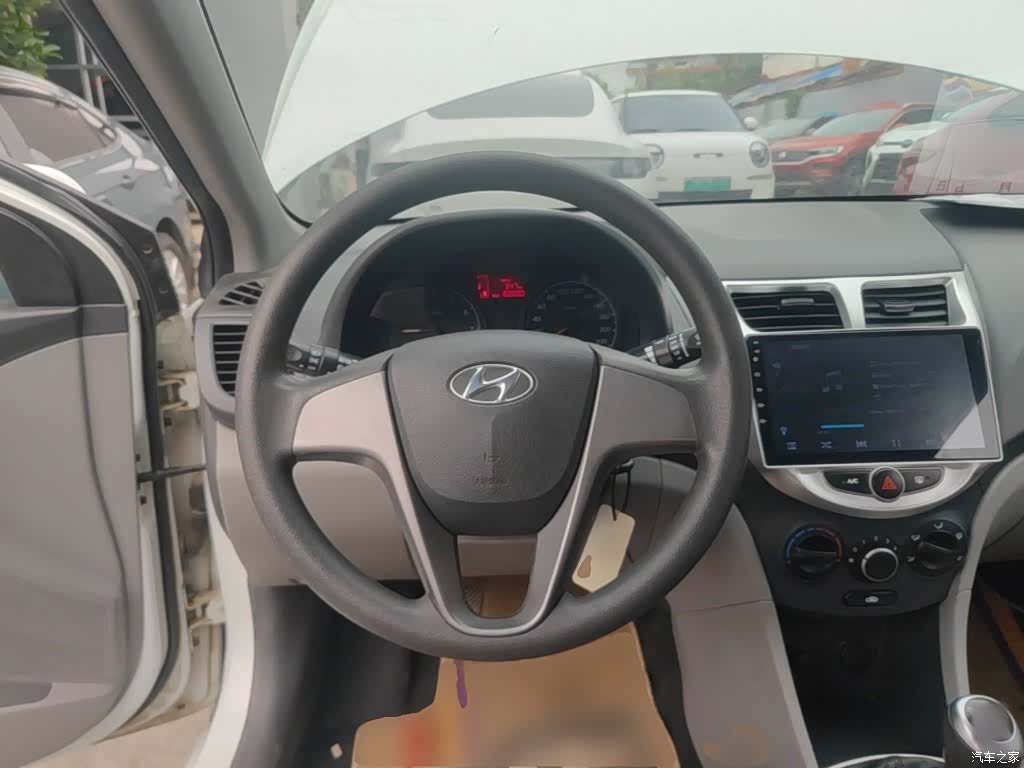 Hyundai GLS, 2016 11