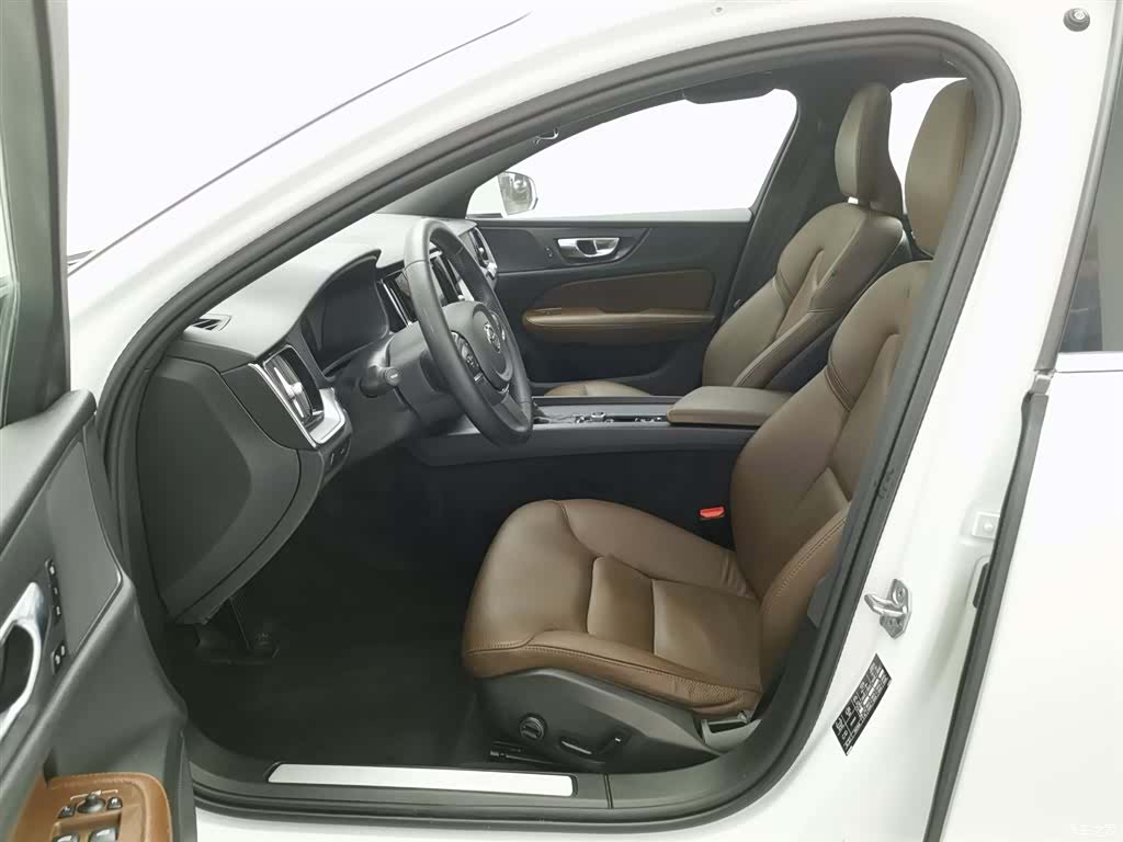 Volvo S60, 2020 10