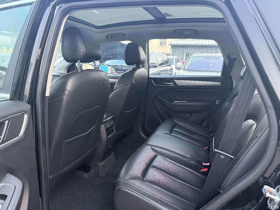 Roewe RX5, 2017 4