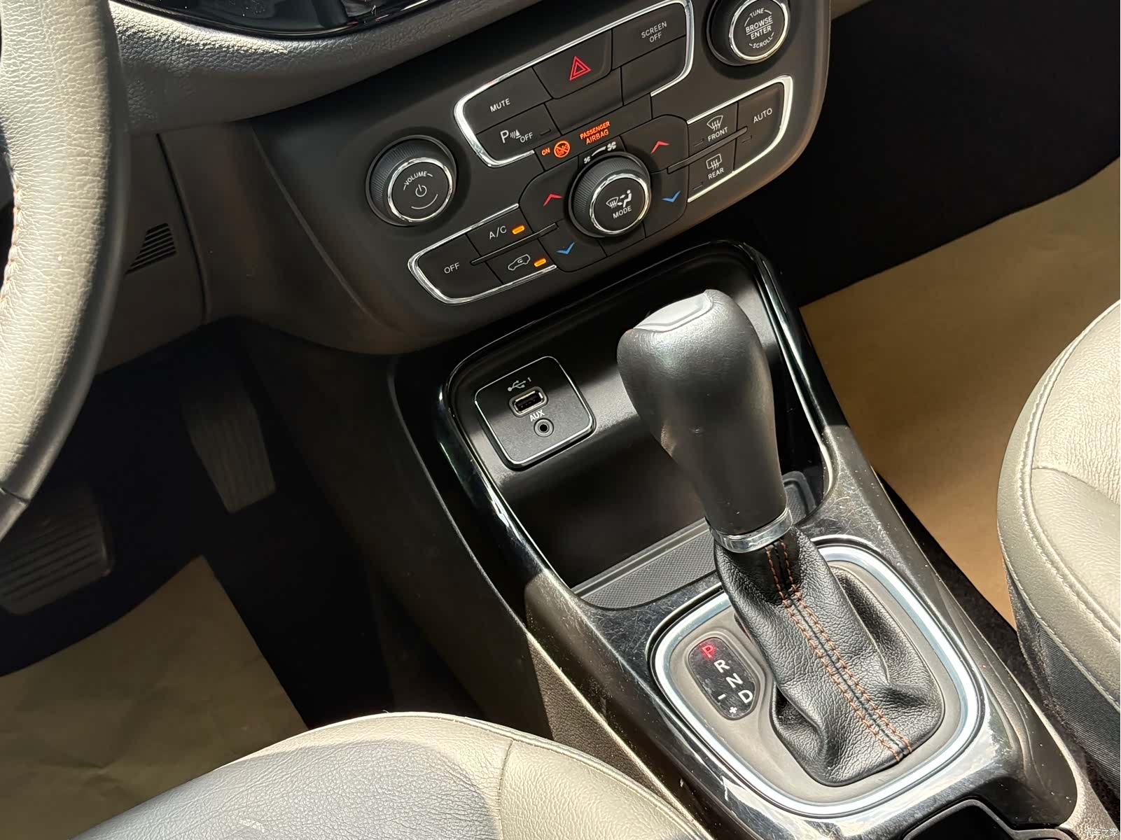 Jeep Compass, 2020 11