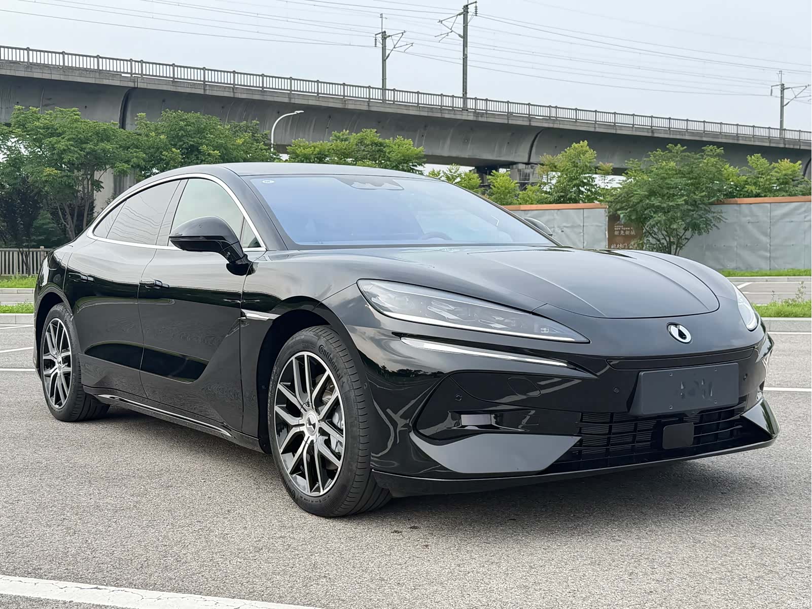 Denza Z9, 2025 3