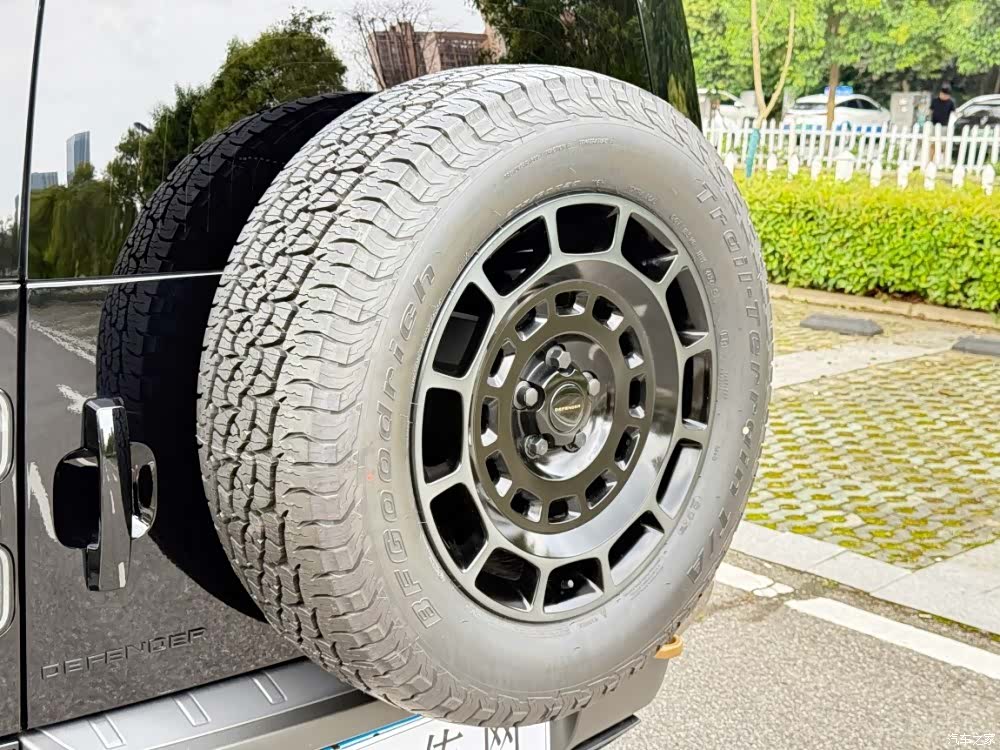 Land Rover Defender, 2026 35