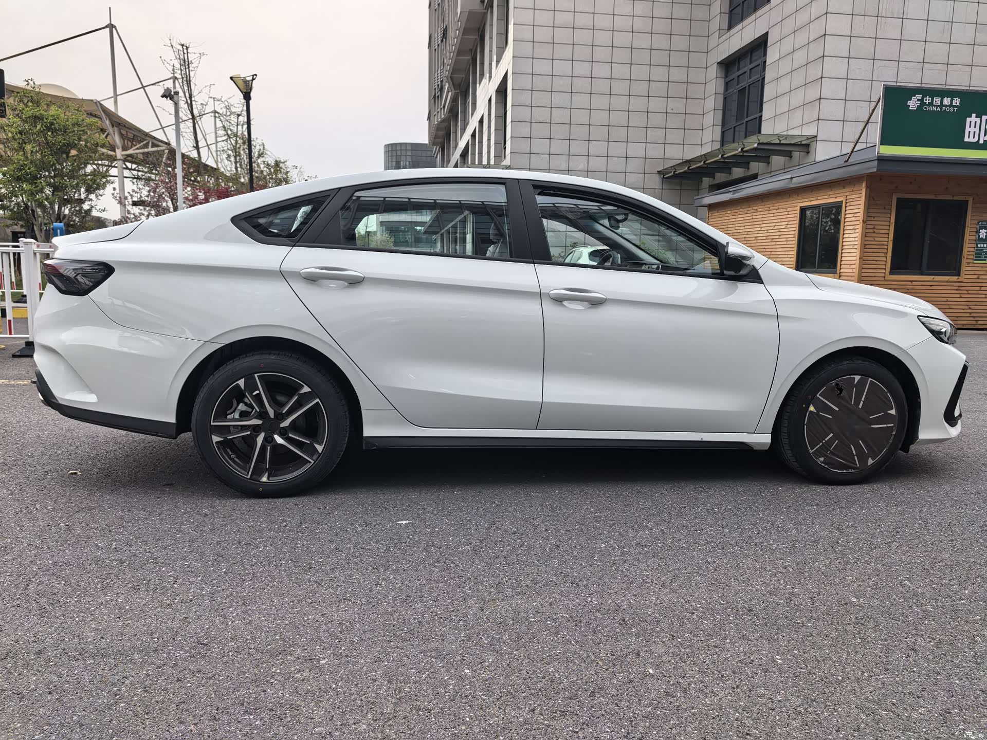 Geely Binray, 2026 10