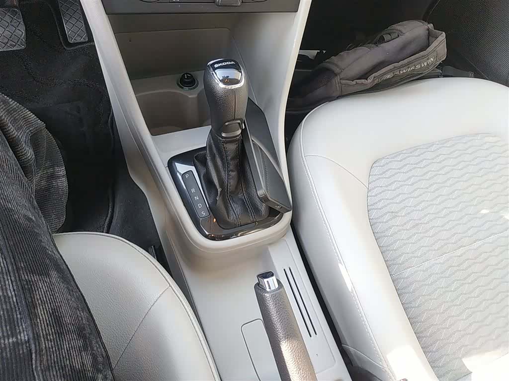 Skoda Rapid, 2015 14