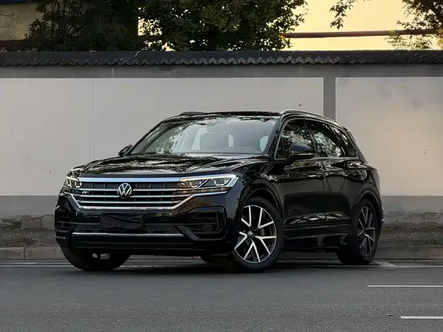 Volkswagen Touareg 2022 — купить из Китая под заказ