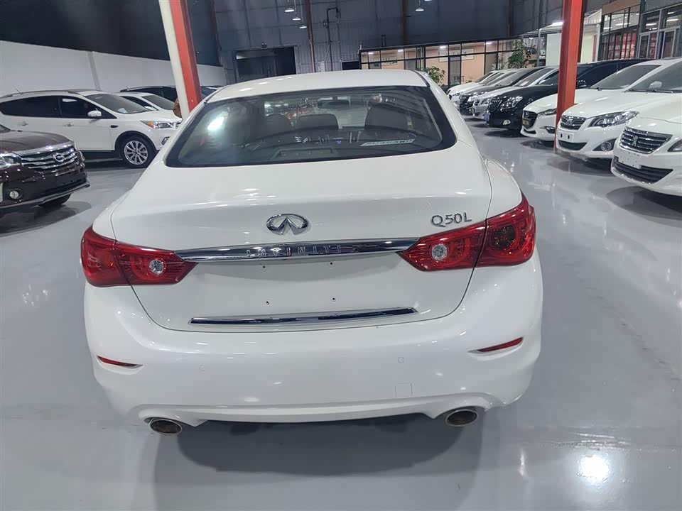Infiniti Q50L