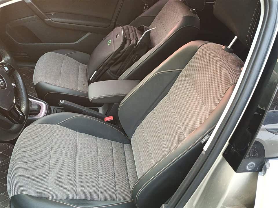 Volkswagen C-TREK Wei Collar