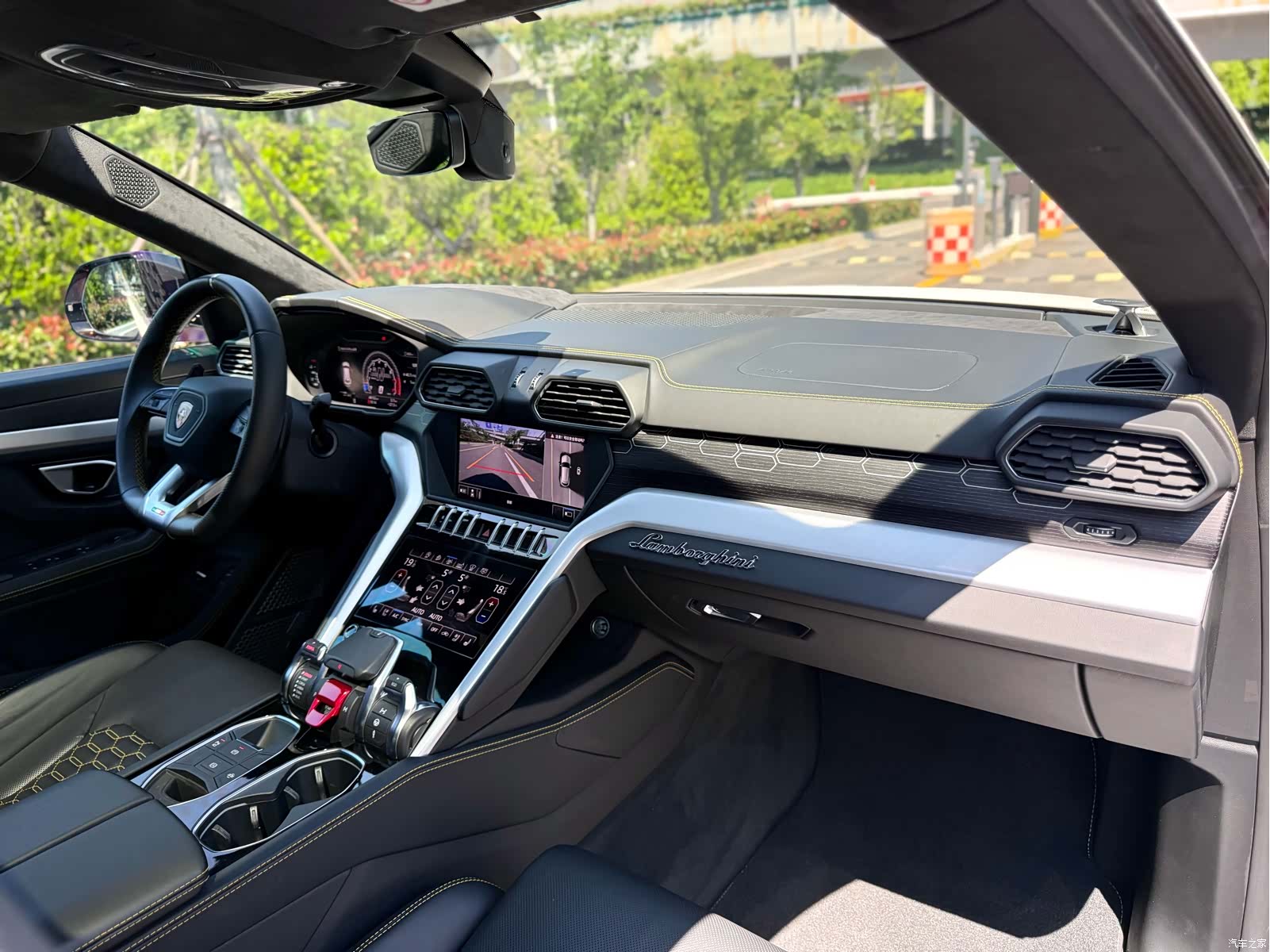 Lamborghini Urus, 2019 6
