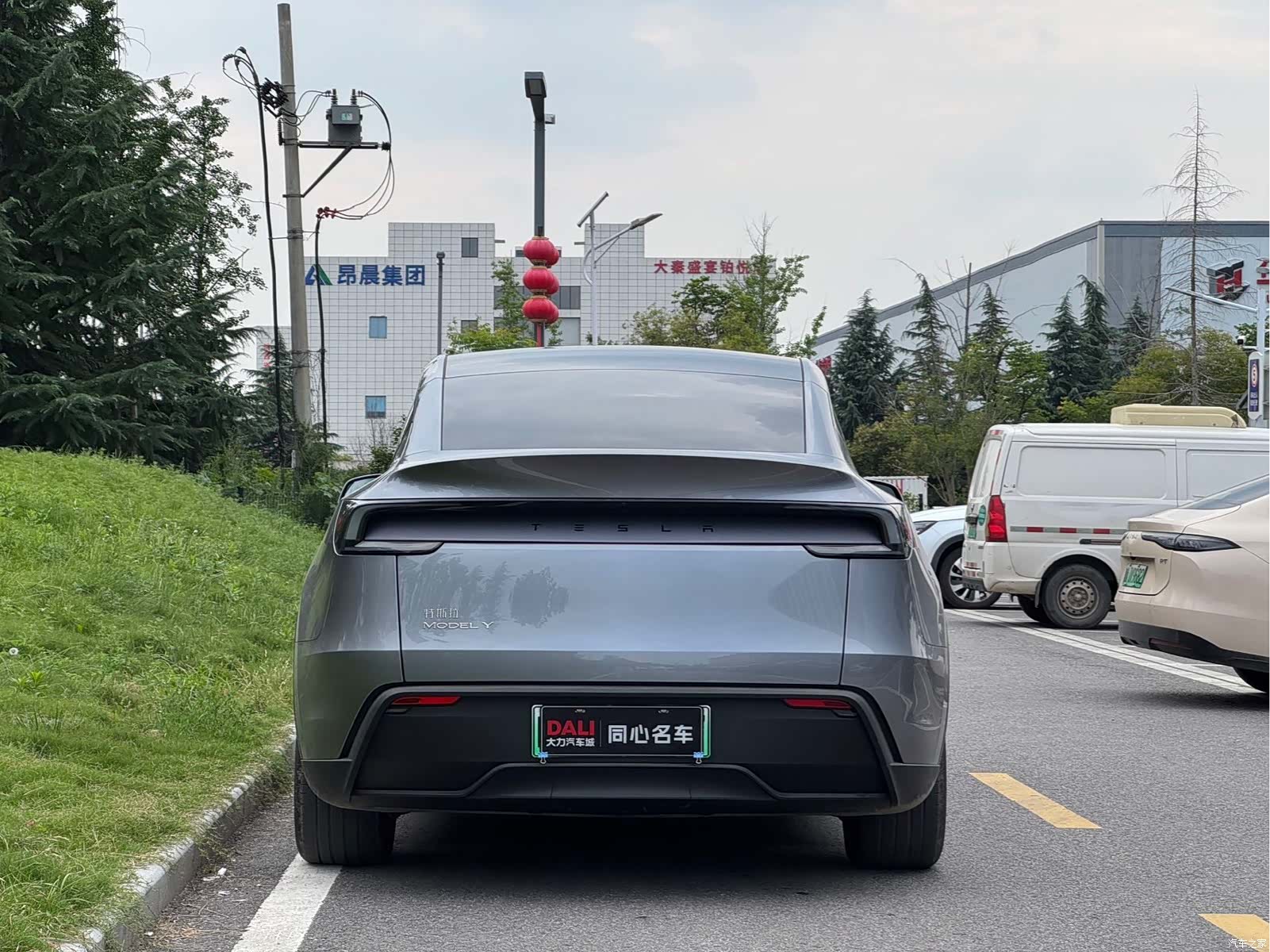 Tesla Model Y, 2025 16